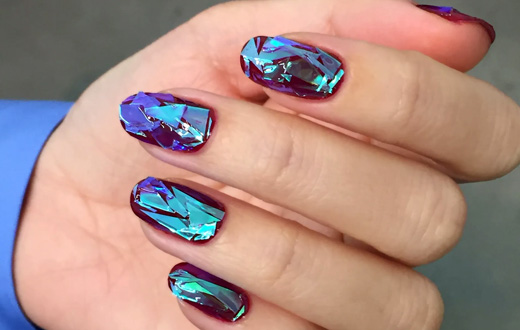 Glass Nails: 10 diseños para lucir uñas de cristal