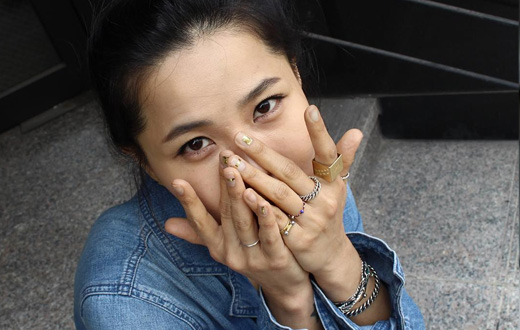 Glass Nails: 10 diseños para lucir uñas de cristal