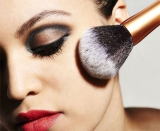 Elección de productos de maquillaje en pieles grasas